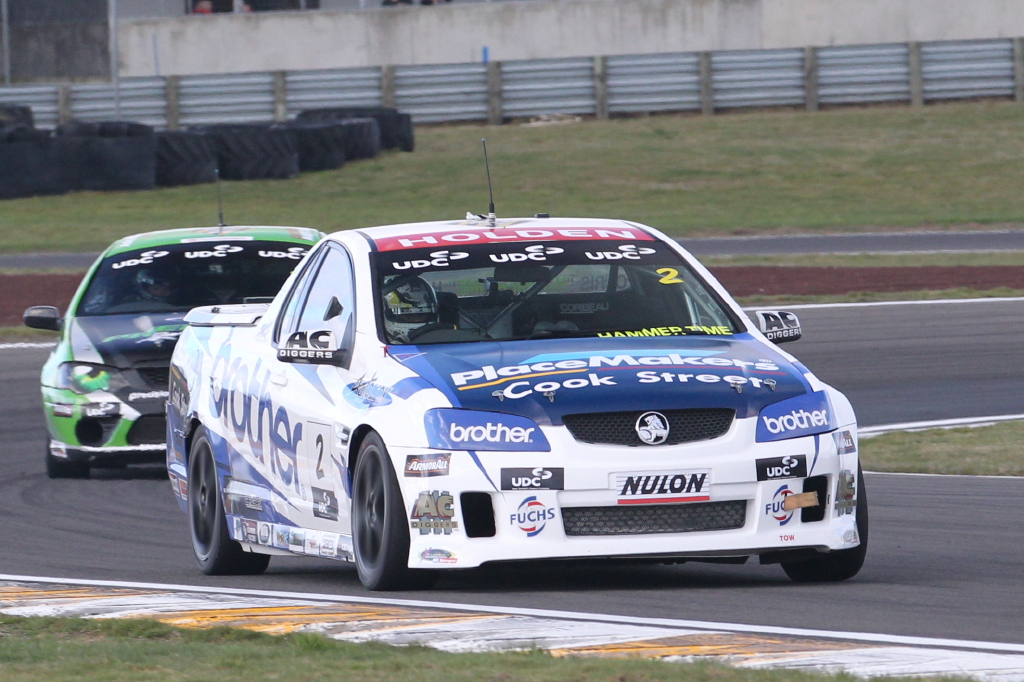 Hanley lucks in in V8 Ute opener at Taupo