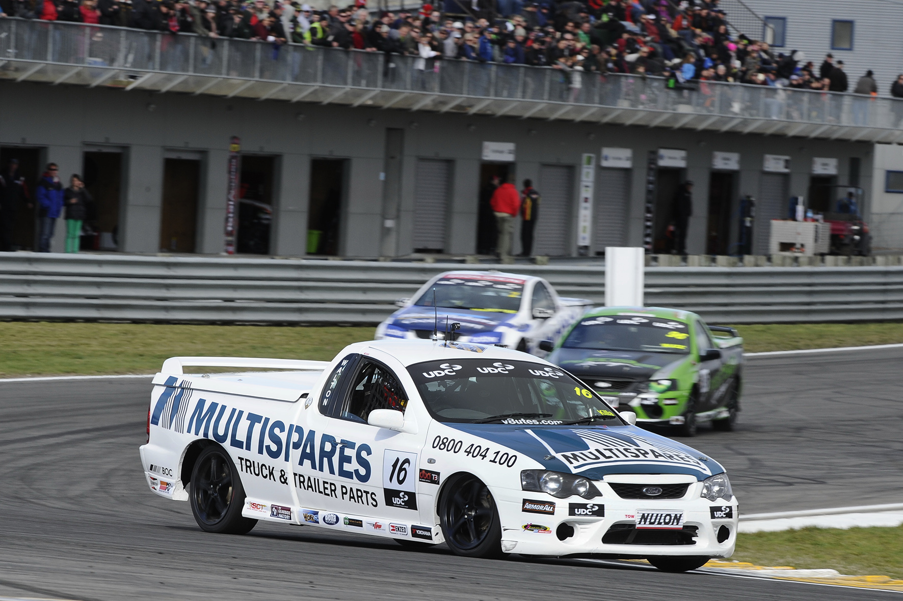 Aussie dominates NZ V8 Utes at Taupo