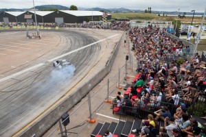 14CodysD1NZSeasonpreviewcrowd-2lr