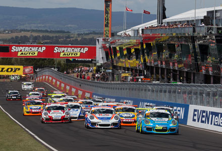CRASH OF THE DAY: Porsche drivers run out of talent at Bathurst