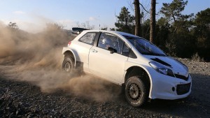 5611_yaris-test-gravel-2015_666_896x504