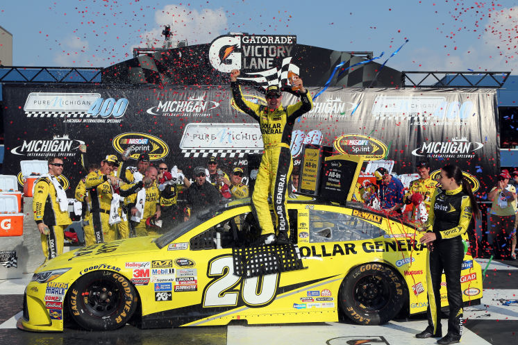 Dominant Matt Kenseth takes third win of season
