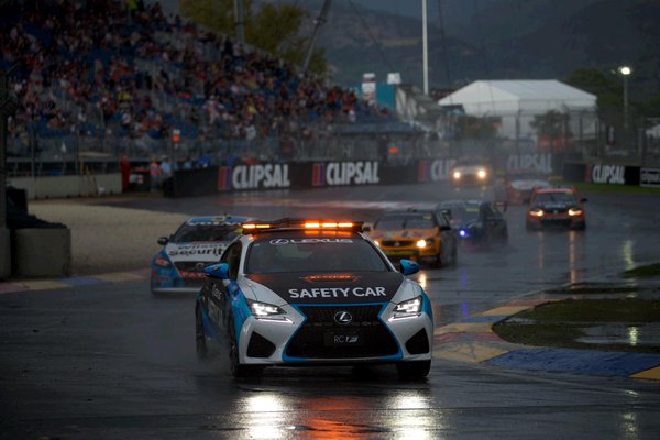 Team bosses call for V8 rule changes after race chaos