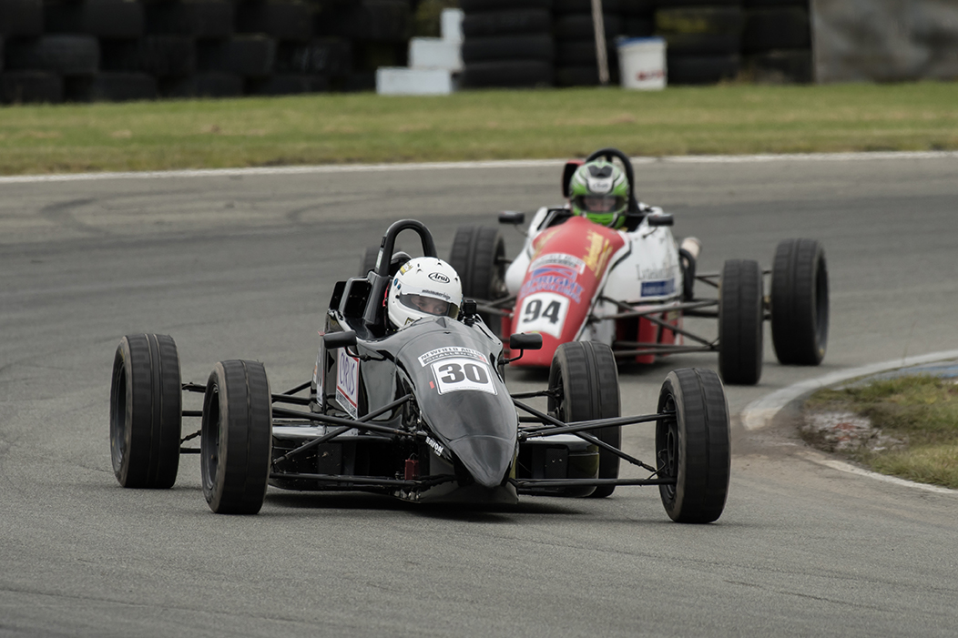 Drivers seek to stop Lawson’s domination of NZ Formula 1600 Champs