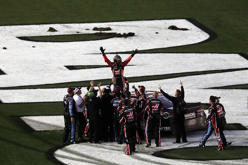Kurt Busch wins crash marred Daytona 500