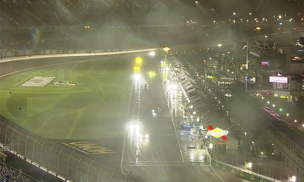 Daytona 24: Rain arrives in Hour Six, Kiwis Dixon and Bamber in GTLM contention